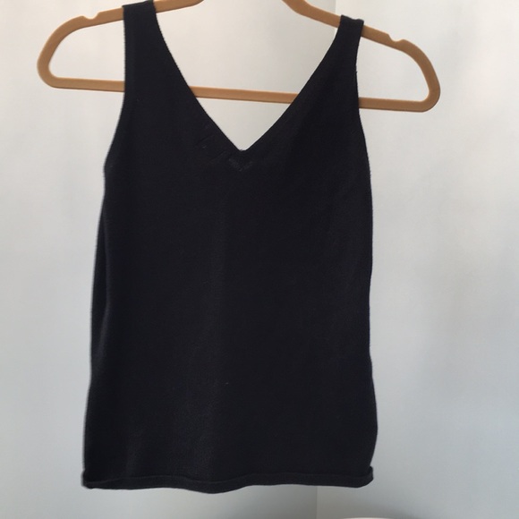 EUC GAP Sweater vest - Picture 4 of 4